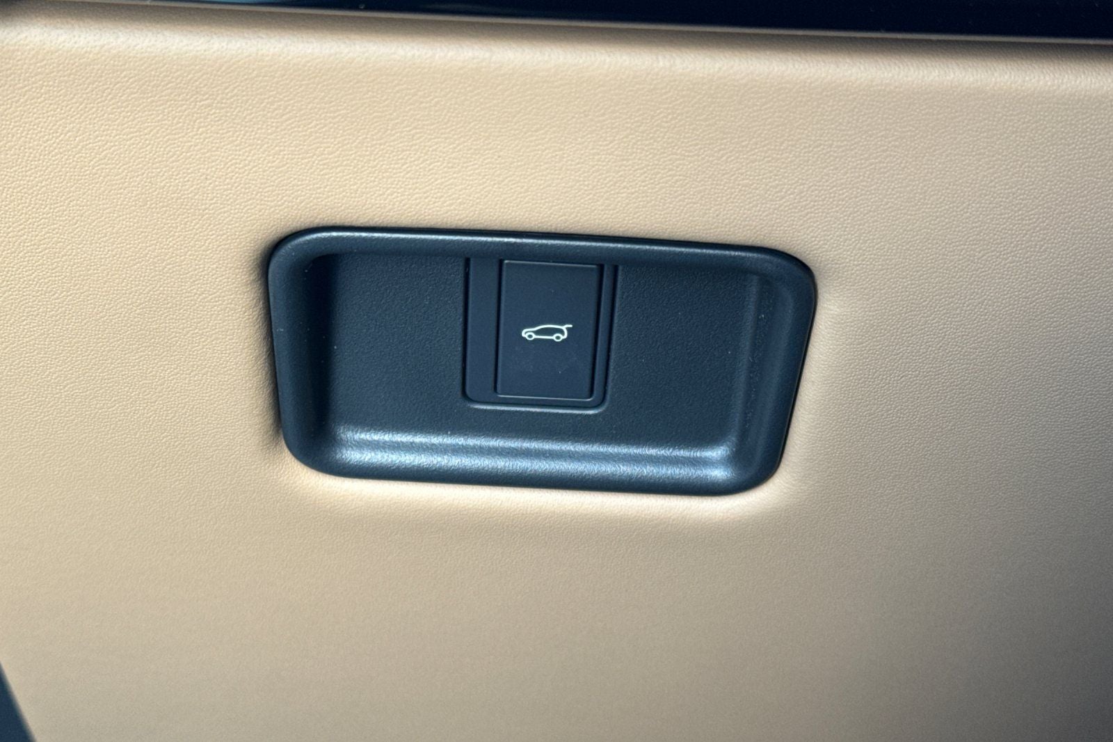 2026 Land Rover Range Rover SE LWB