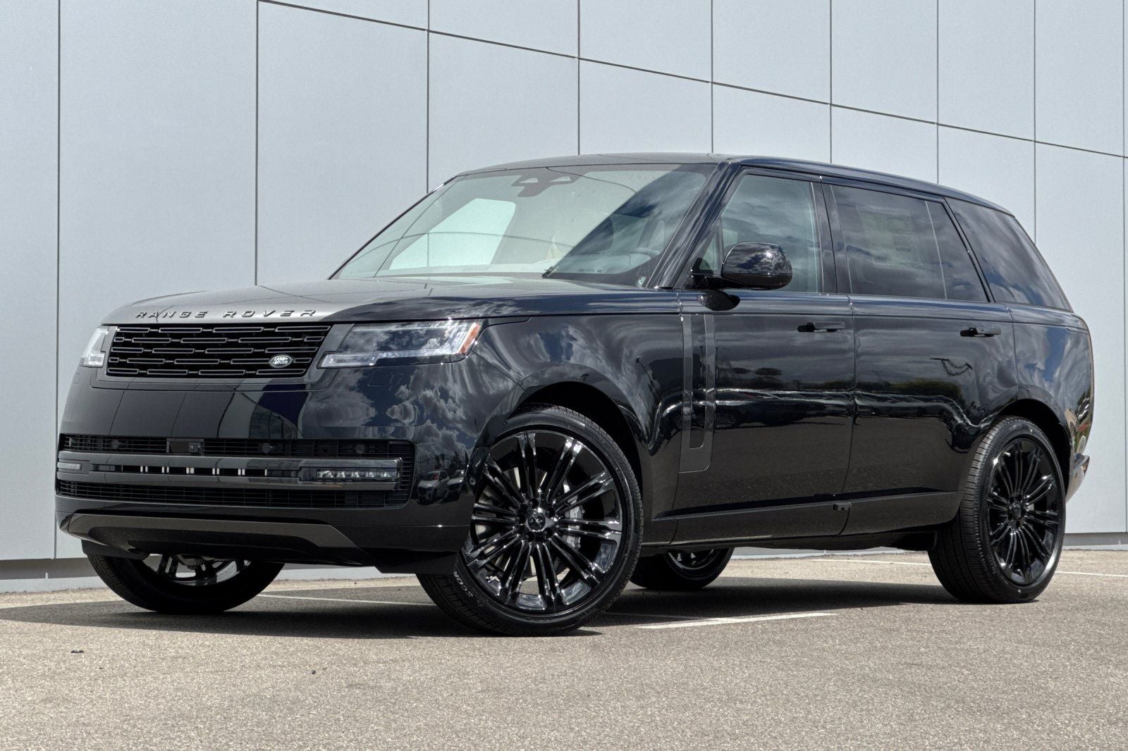 2026 Land Rover Range Rover SE LWB