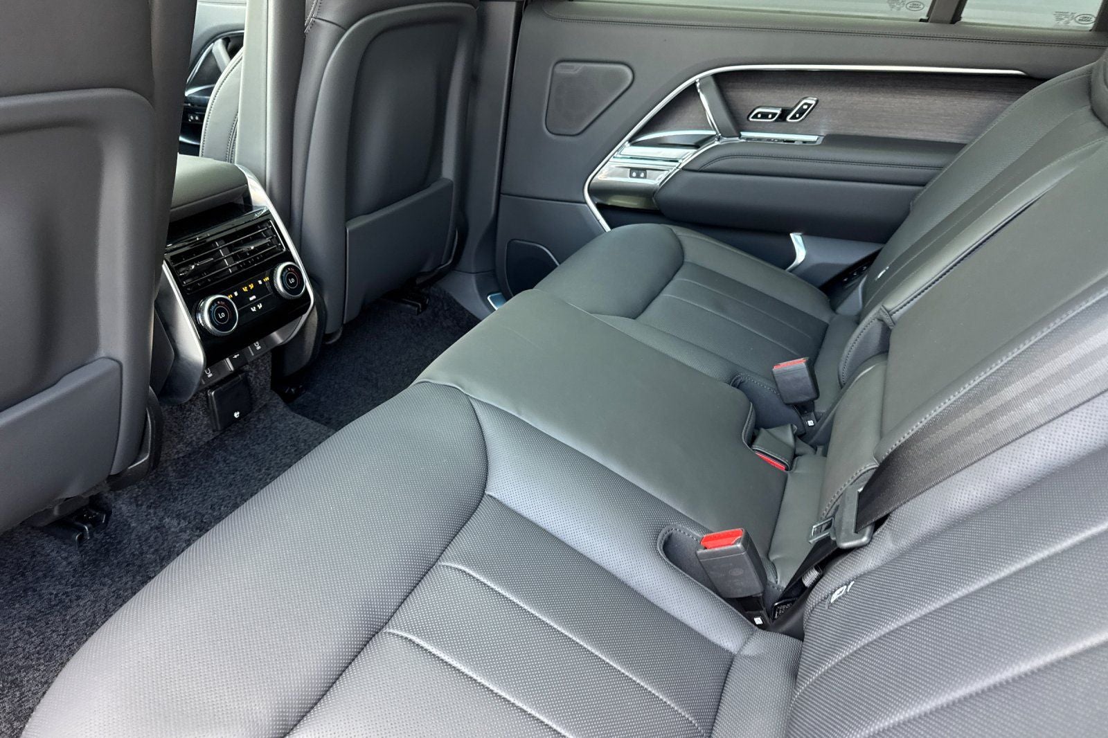 2026 Land Rover Range Rover SE LWB