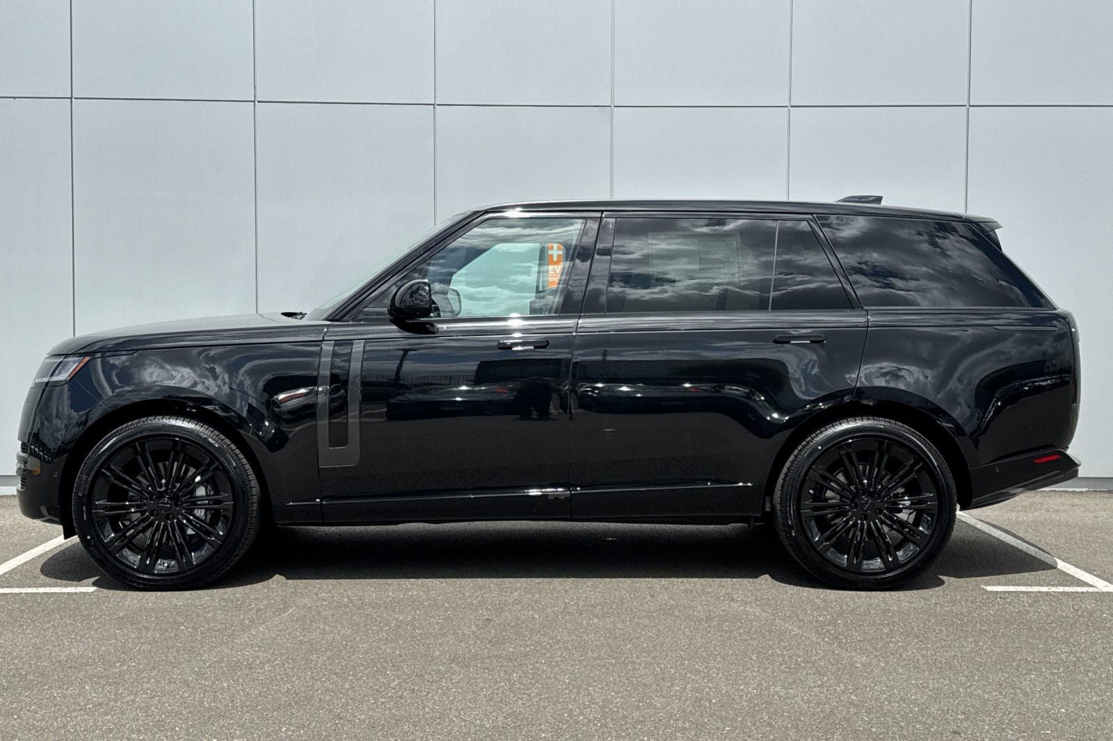 2026 Land Rover Range Rover SE LWB