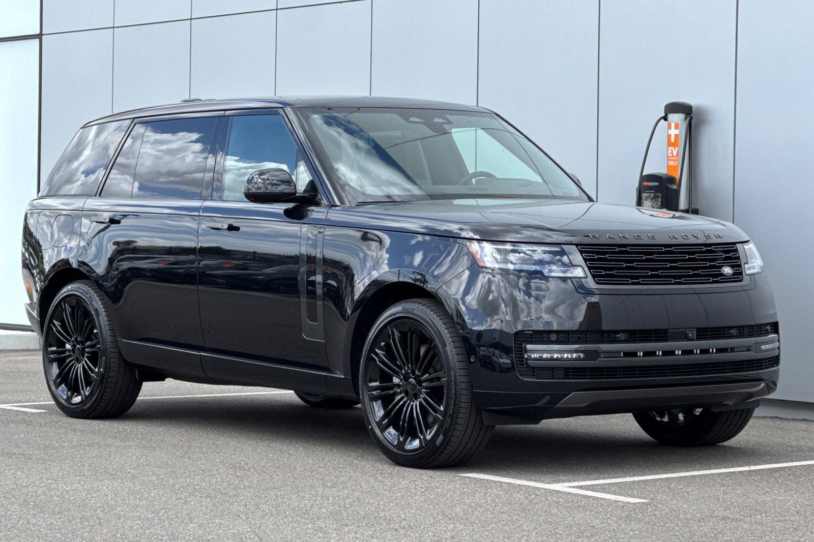 2026 Land Rover Range Rover SE LWB