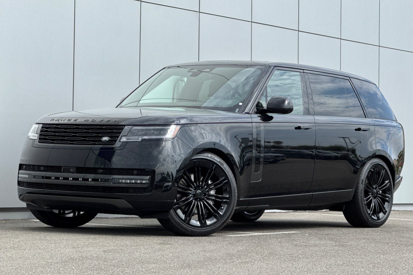 2026 Land Rover Range Rover SE LWB