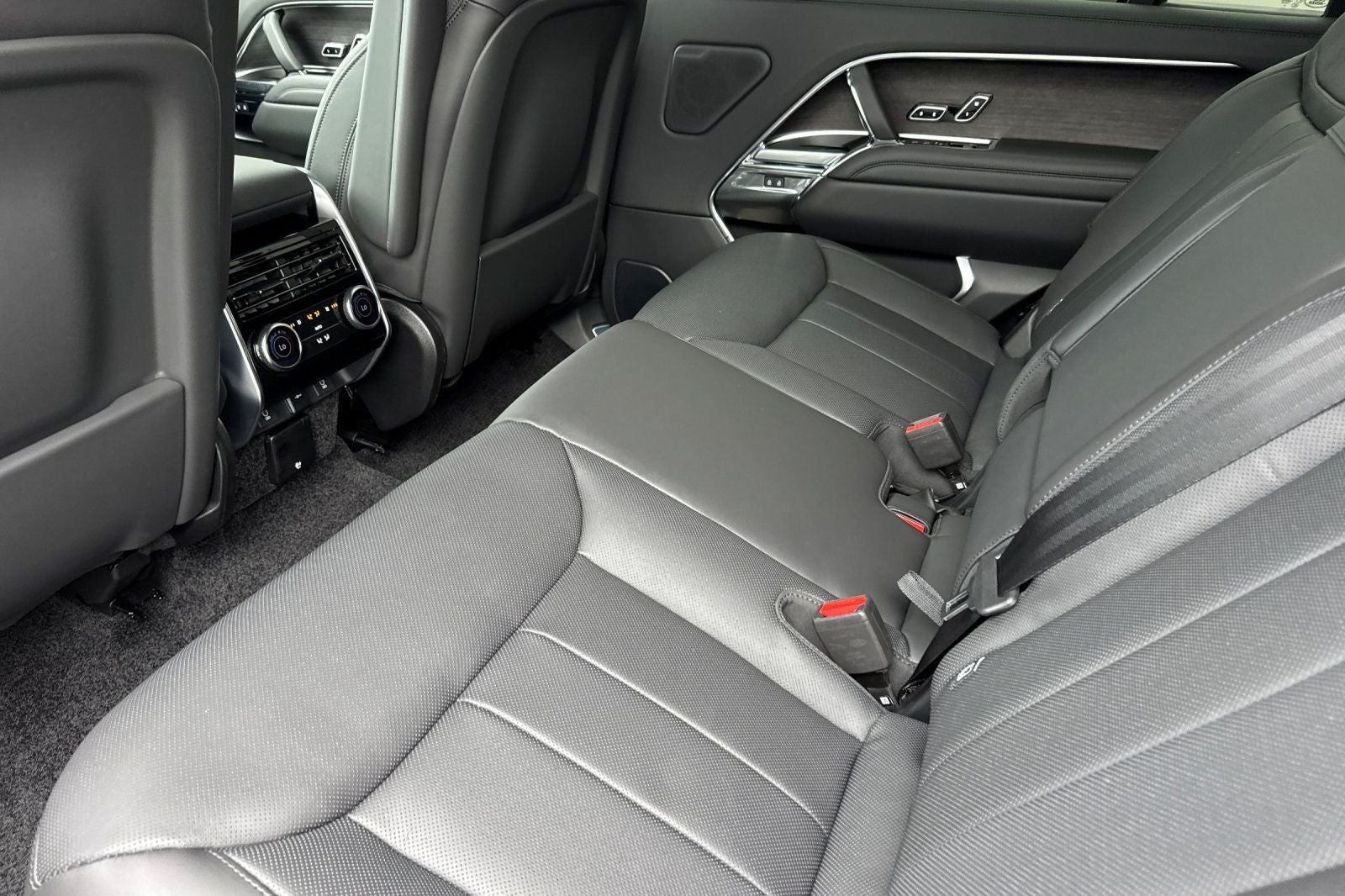 2026 Land Rover Range Rover SE LWB