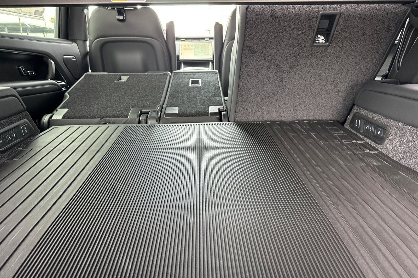 2026 Land Rover Range Rover SE LWB