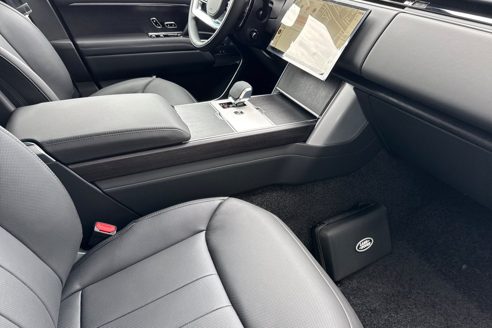 2026 Land Rover Range Rover SE LWB