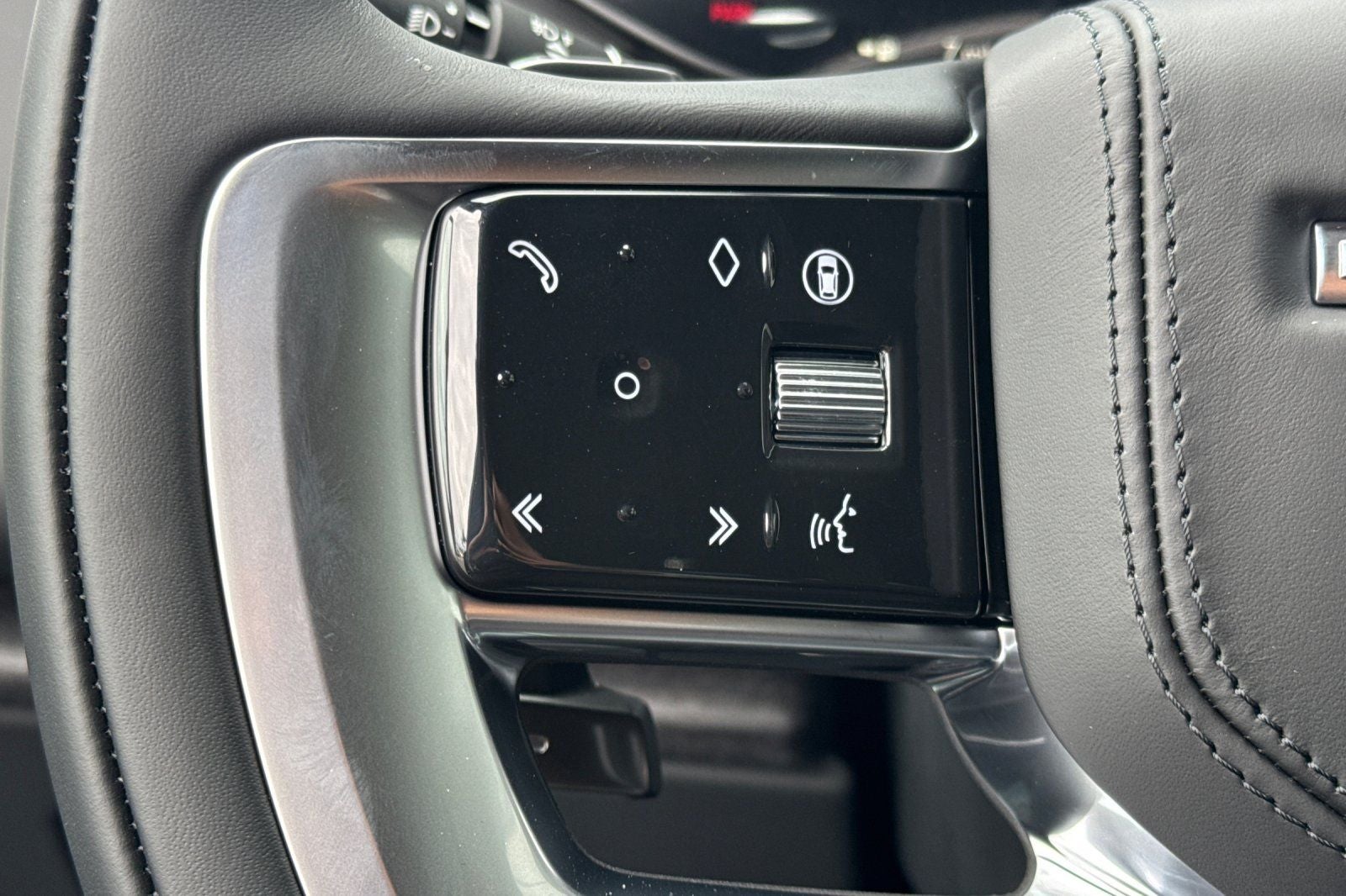 2026 Land Rover Range Rover SE LWB