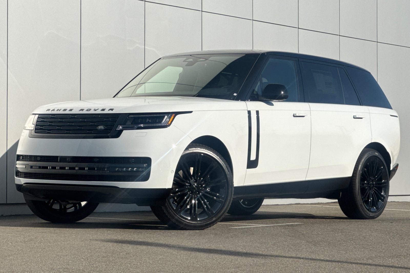 2026 Land Rover Range Rover SE LWB
