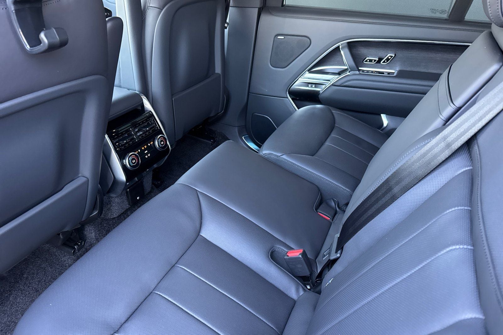 2026 Land Rover Range Rover SE LWB
