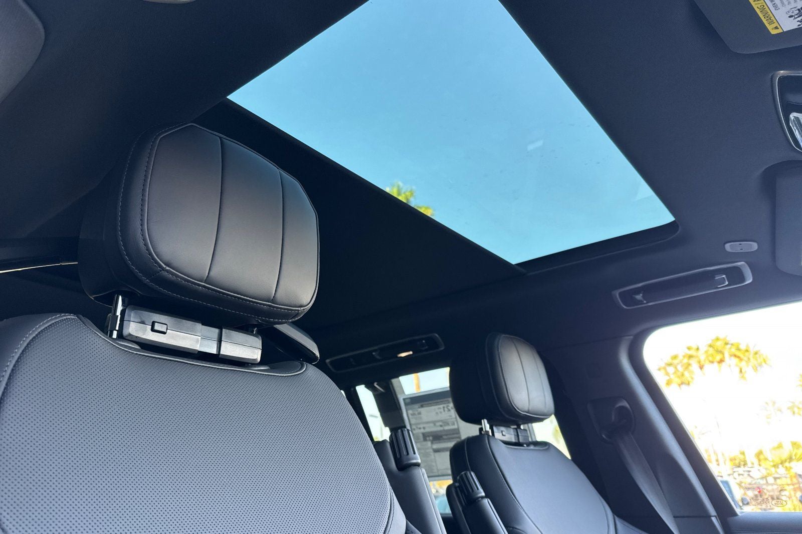 2026 Land Rover Range Rover SE LWB
