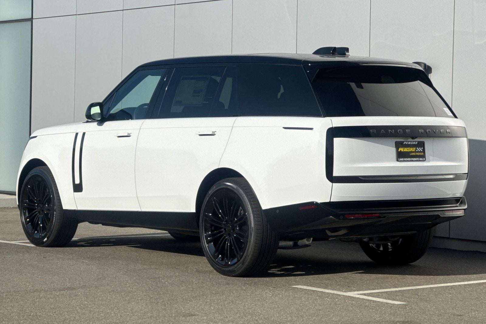 2026 Land Rover Range Rover SE LWB
