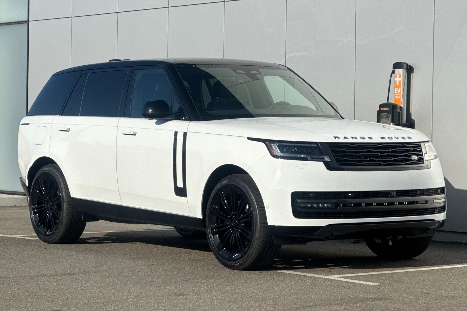 2026 Land Rover Range Rover SE LWB