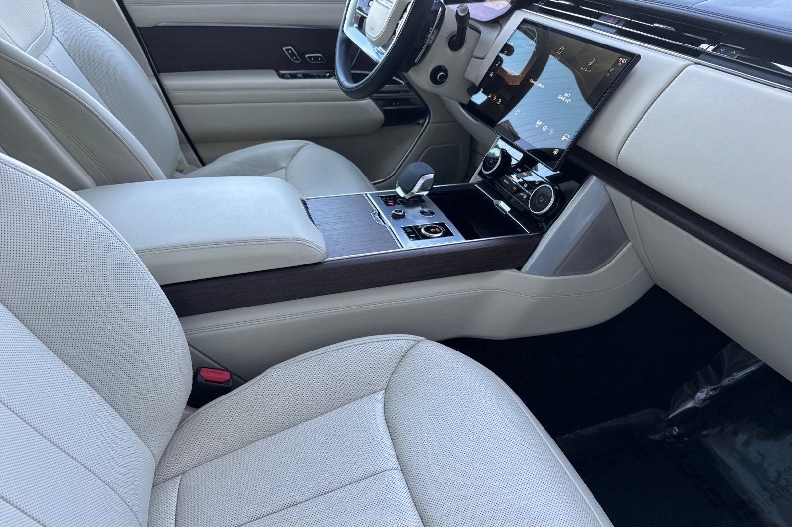 2023 Land Rover Range Rover SE LWB