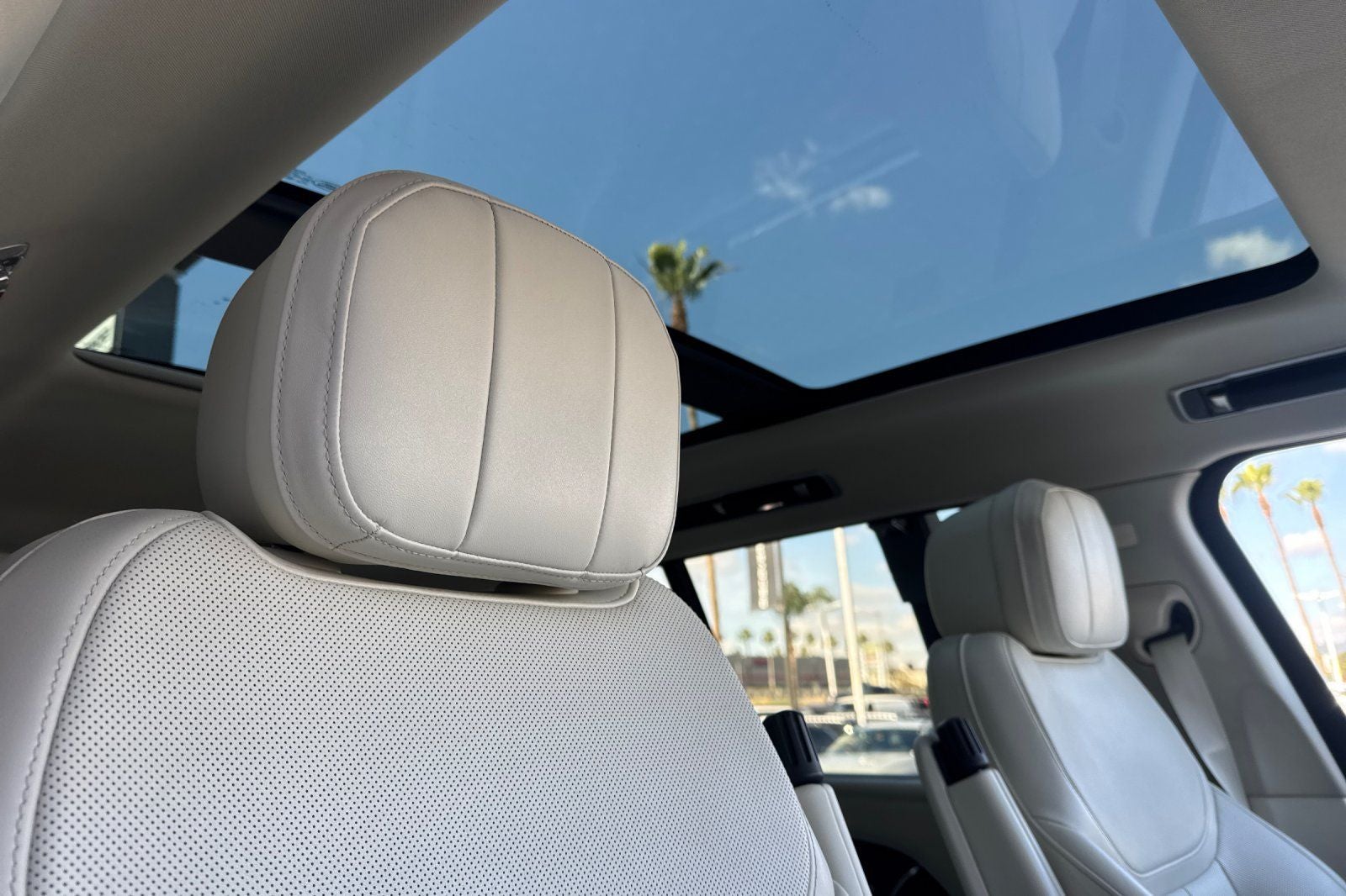 2023 Land Rover Range Rover SE LWB