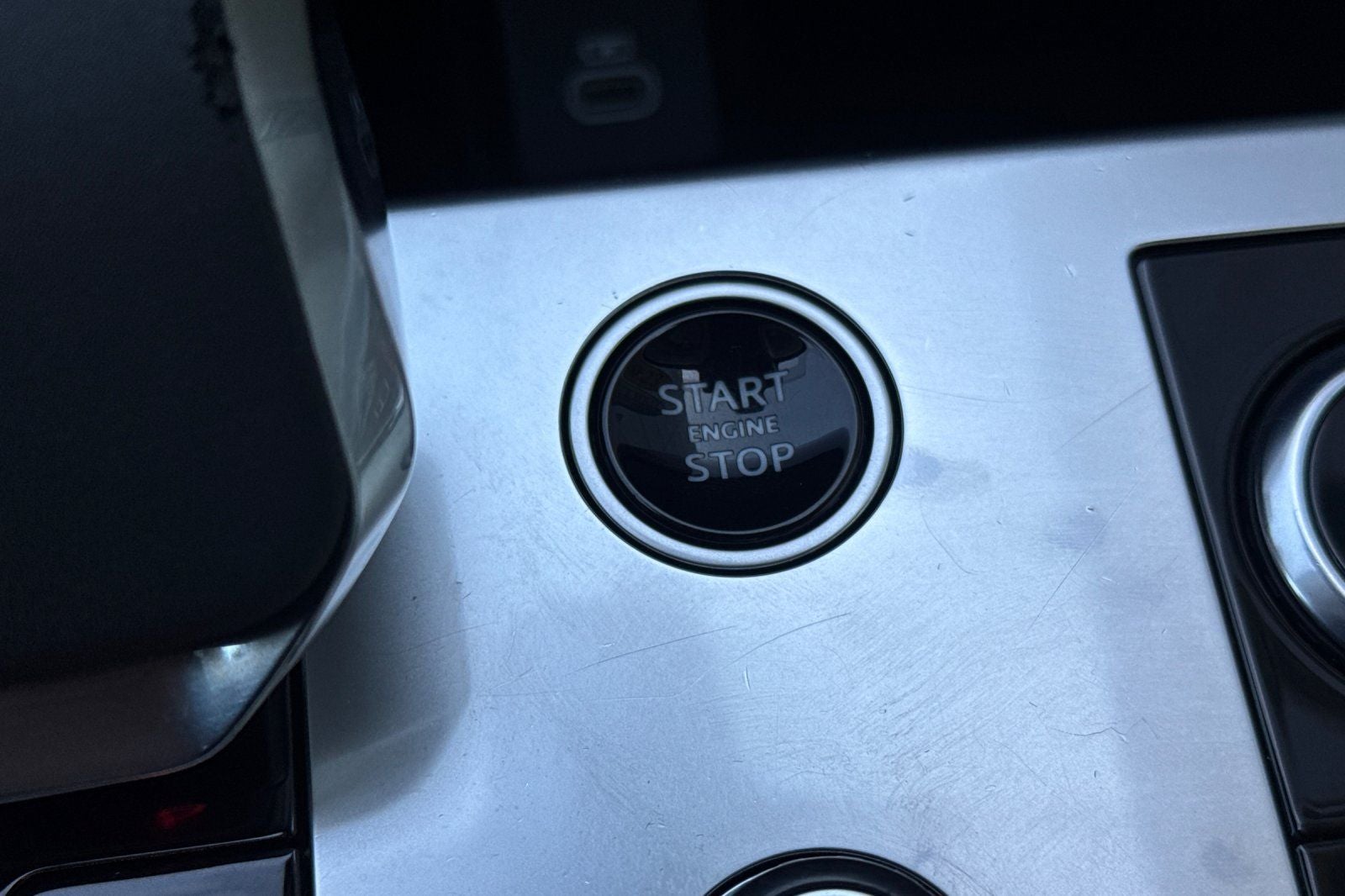 2023 Land Rover Range Rover SE LWB