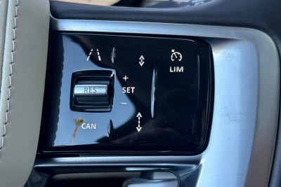 2023 Land Rover Range Rover SE LWB