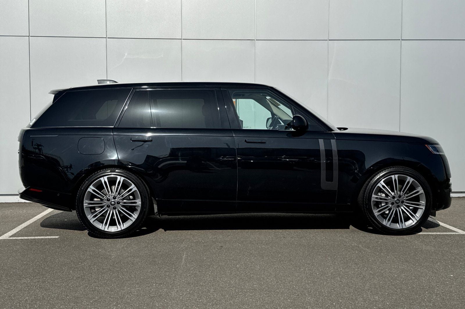 2023 Land Rover Range Rover SE LWB