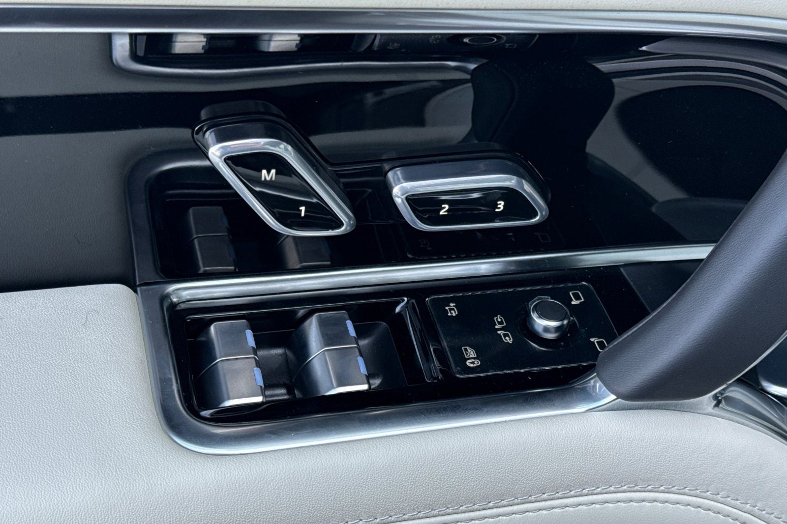 2026 Land Rover Range Rover SE LWB