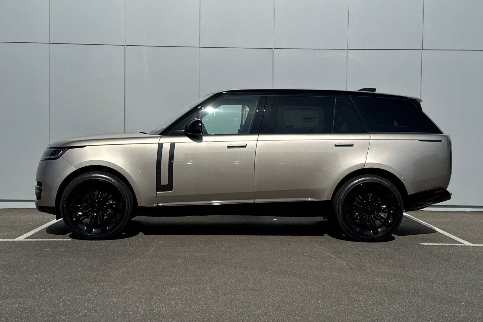 2026 Land Rover Range Rover SE LWB