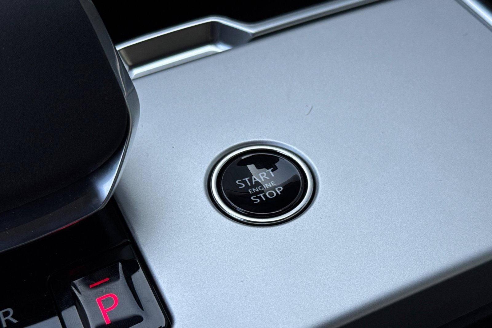 2026 Land Rover Range Rover SE LWB