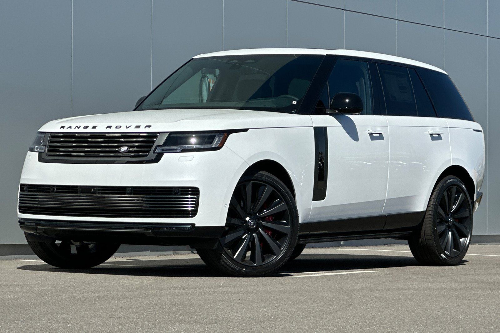 2025 Land Rover Range Rover SV