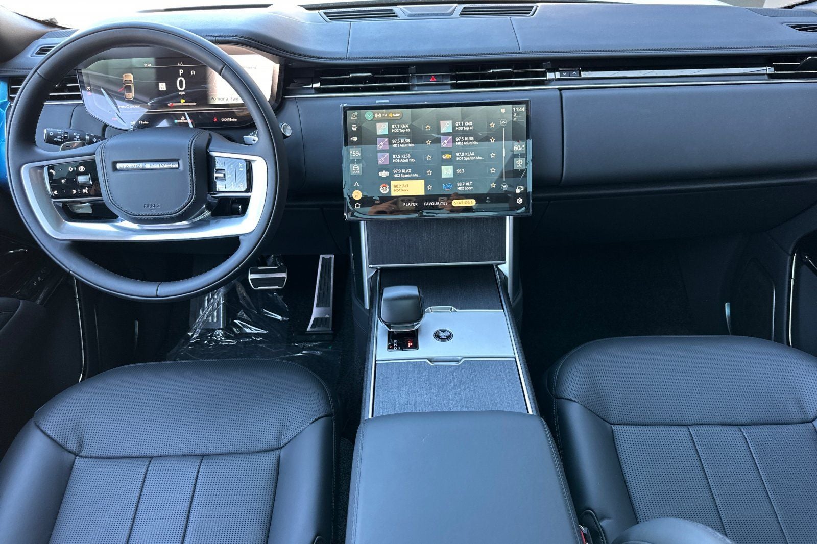 2025 Land Rover Range Rover SV