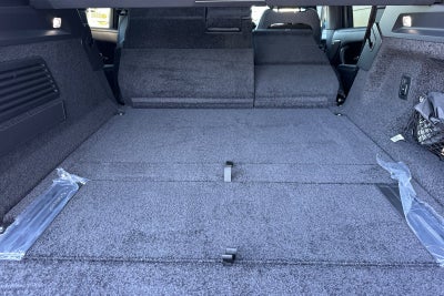 2025 Land Rover Range Rover SV