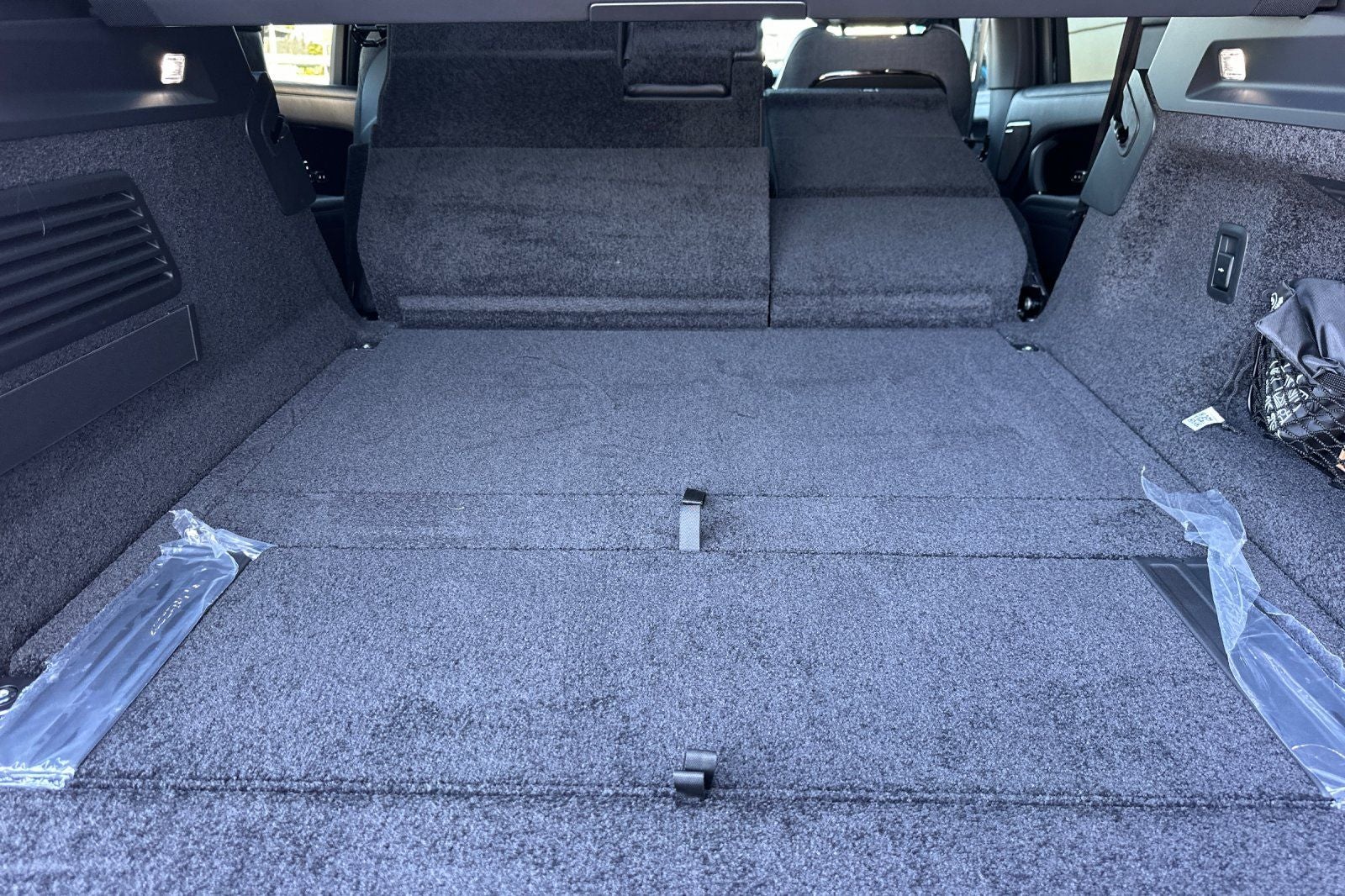 2025 Land Rover Range Rover SV