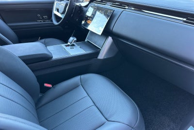 2025 Land Rover Range Rover SV