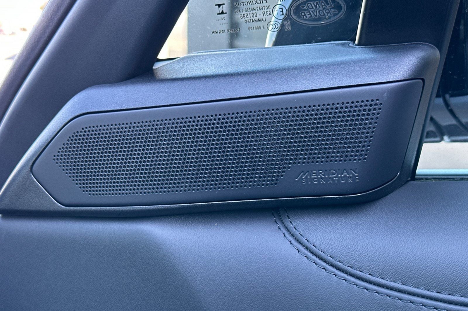 2025 Land Rover Range Rover SV