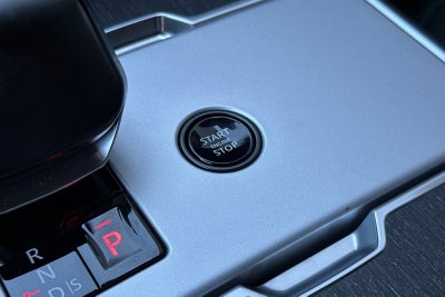 2025 Land Rover Range Rover SV