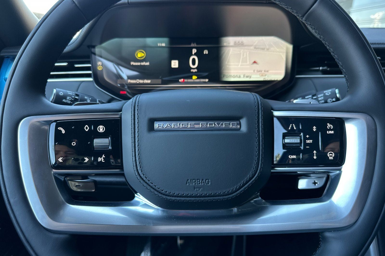 2025 Land Rover Range Rover SV