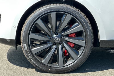 2025 Land Rover Range Rover SV