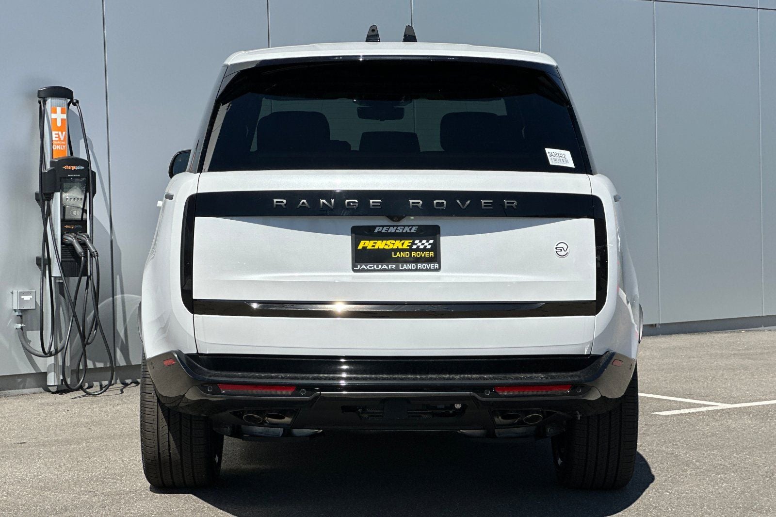 2025 Land Rover Range Rover SV