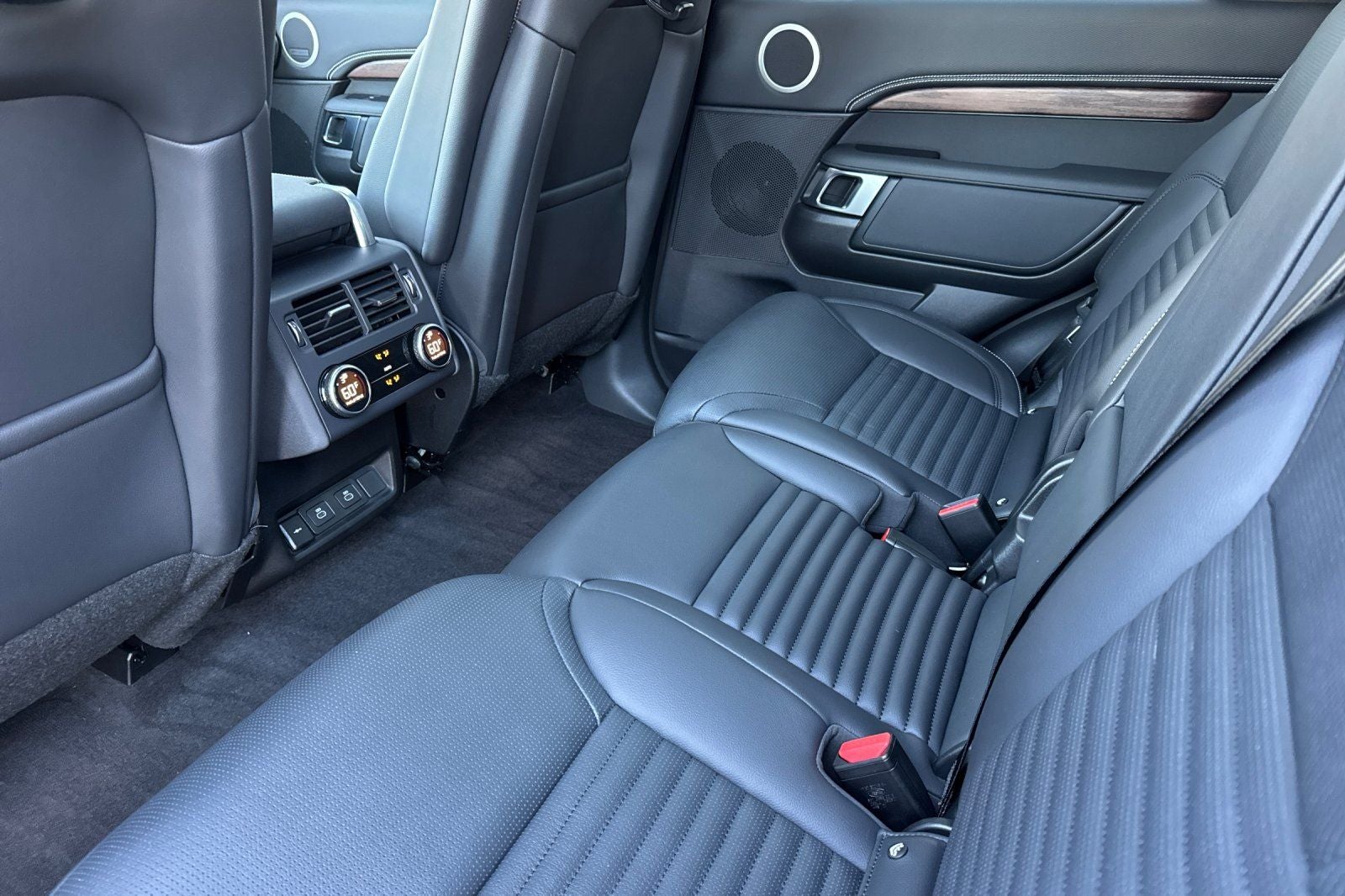 2025 Land Rover Discovery Dynamic SE