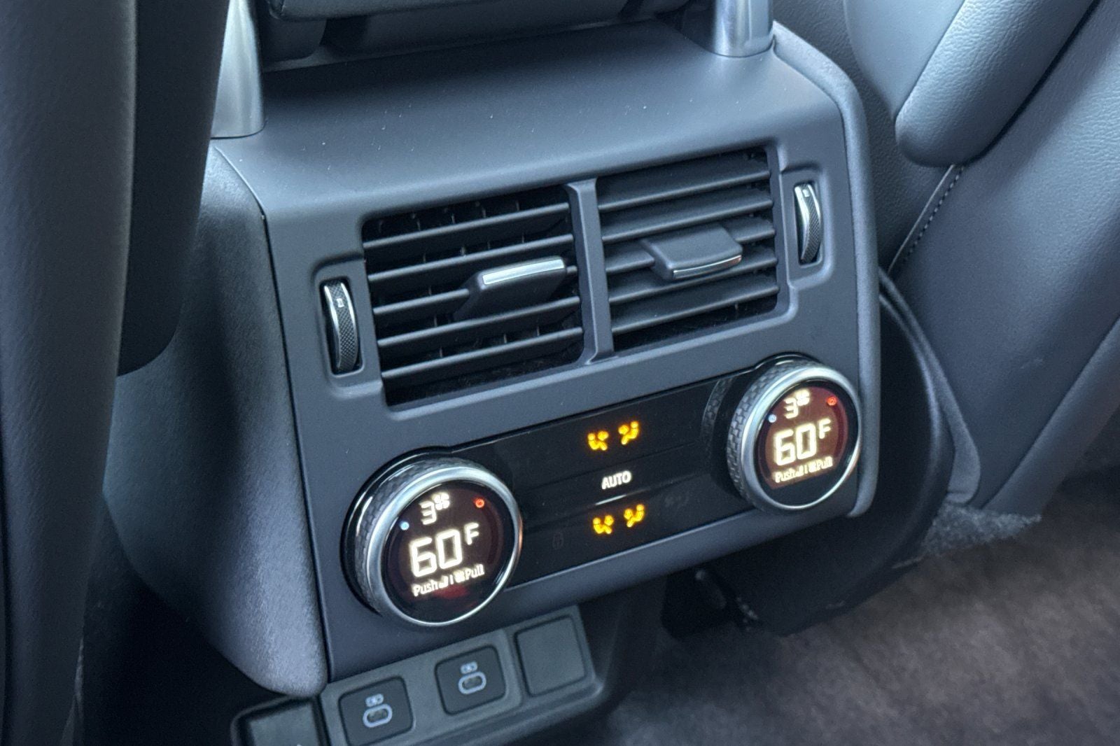 2025 Land Rover Discovery Dynamic SE