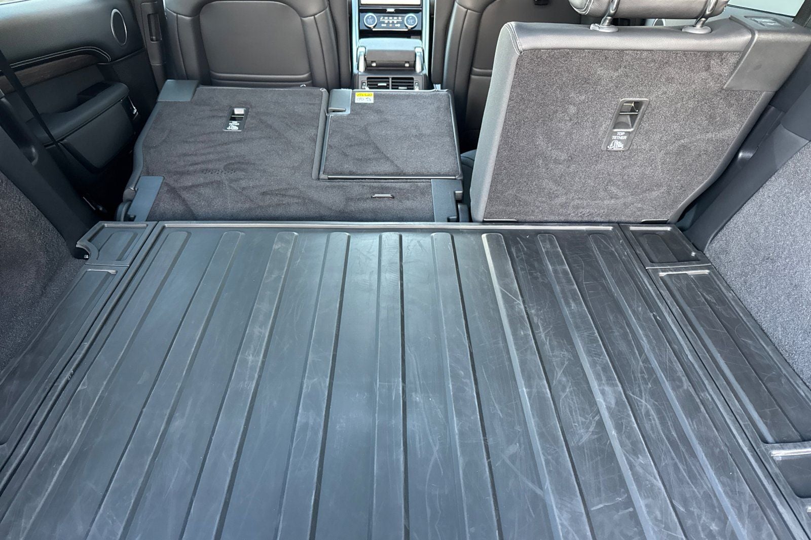 2025 Land Rover Discovery Dynamic SE
