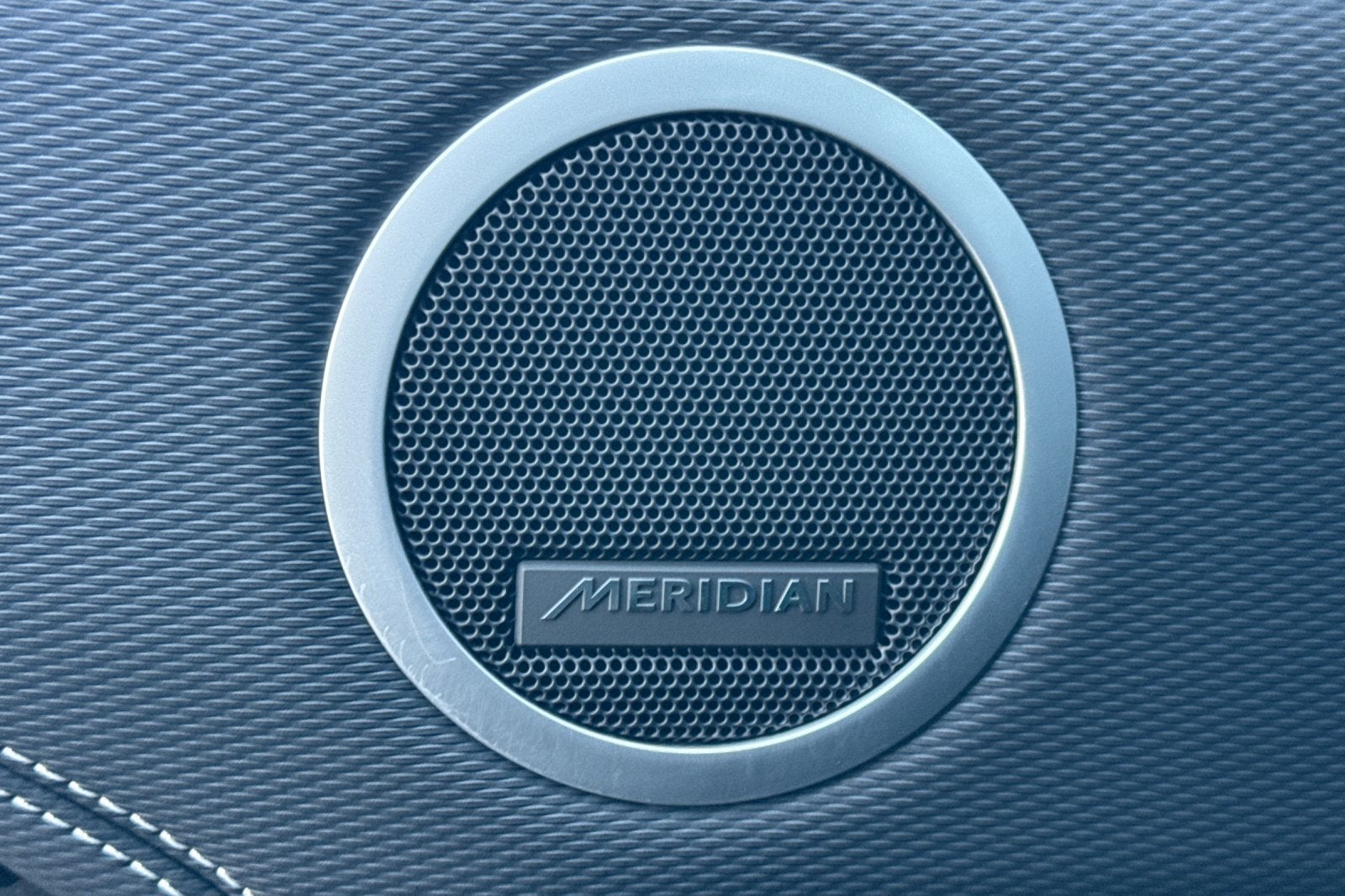 2025 Land Rover Discovery Dynamic SE
