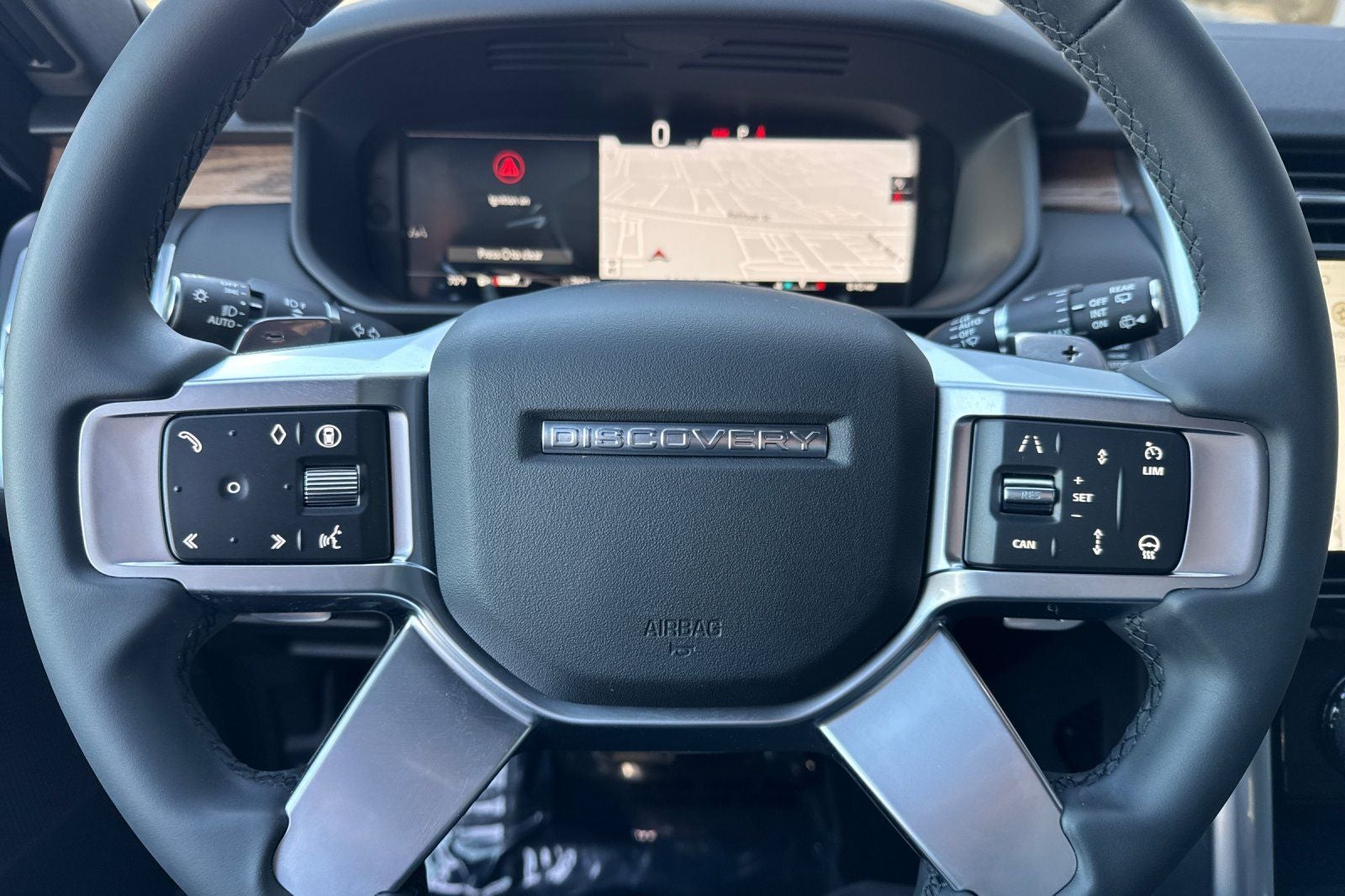 2025 Land Rover Discovery Dynamic SE