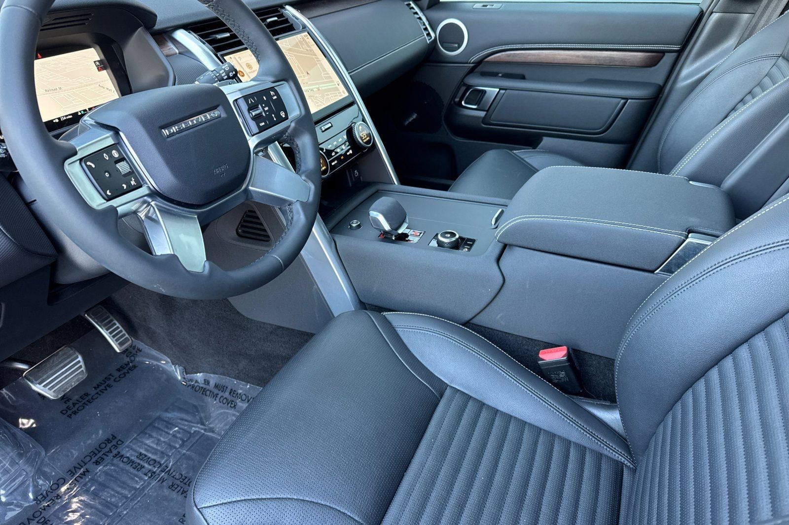 2025 Land Rover Discovery Dynamic SE