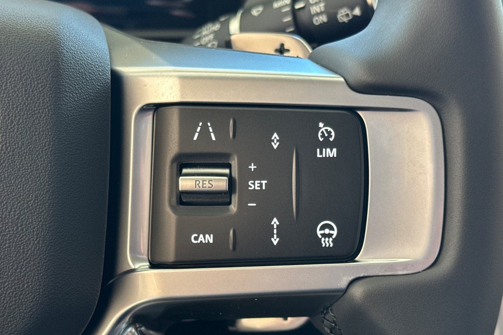 2026 Land Rover Discovery Dynamic SE