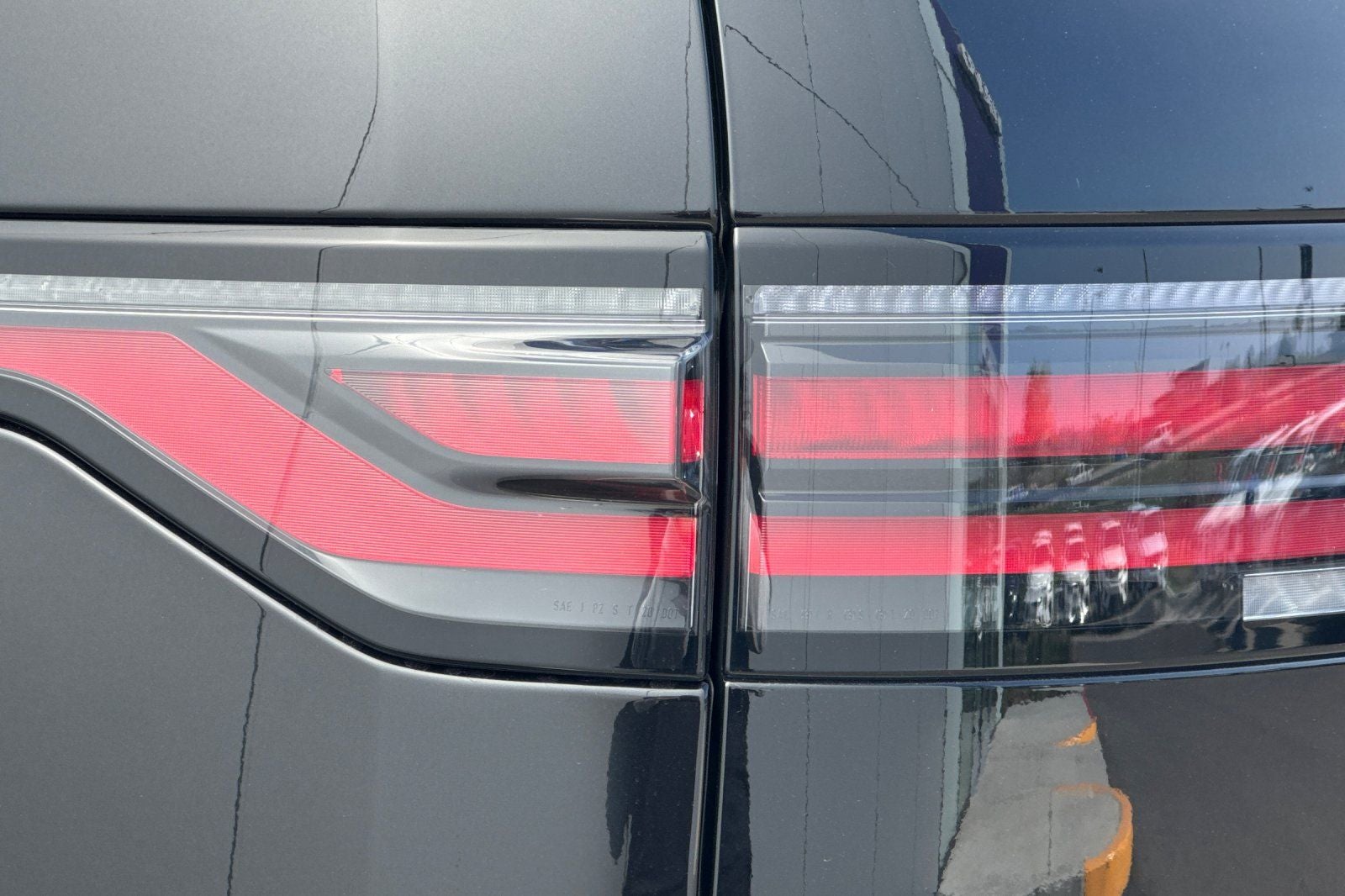 2026 Land Rover Discovery Dynamic SE