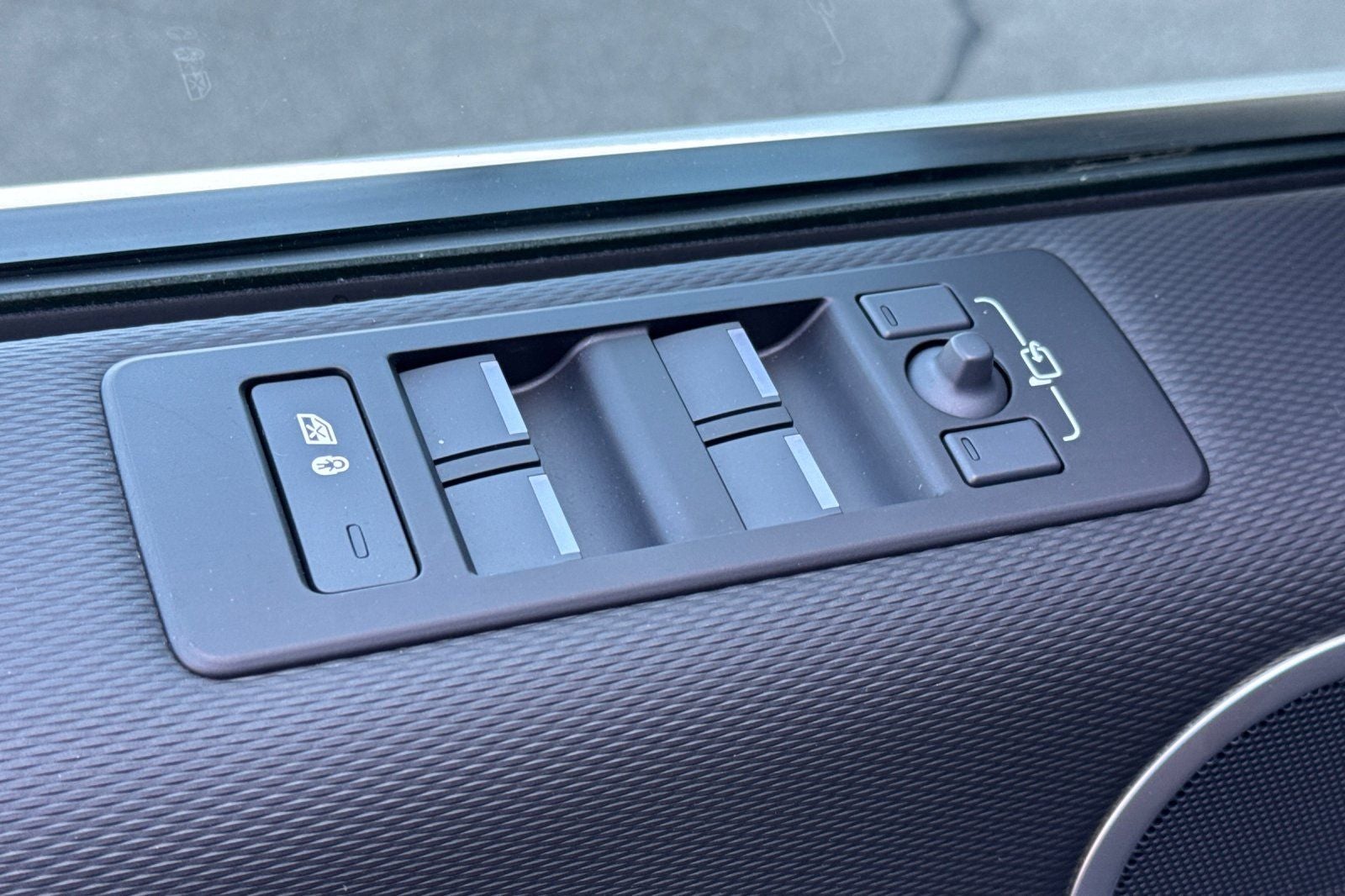 2025 Land Rover Discovery Dynamic SE
