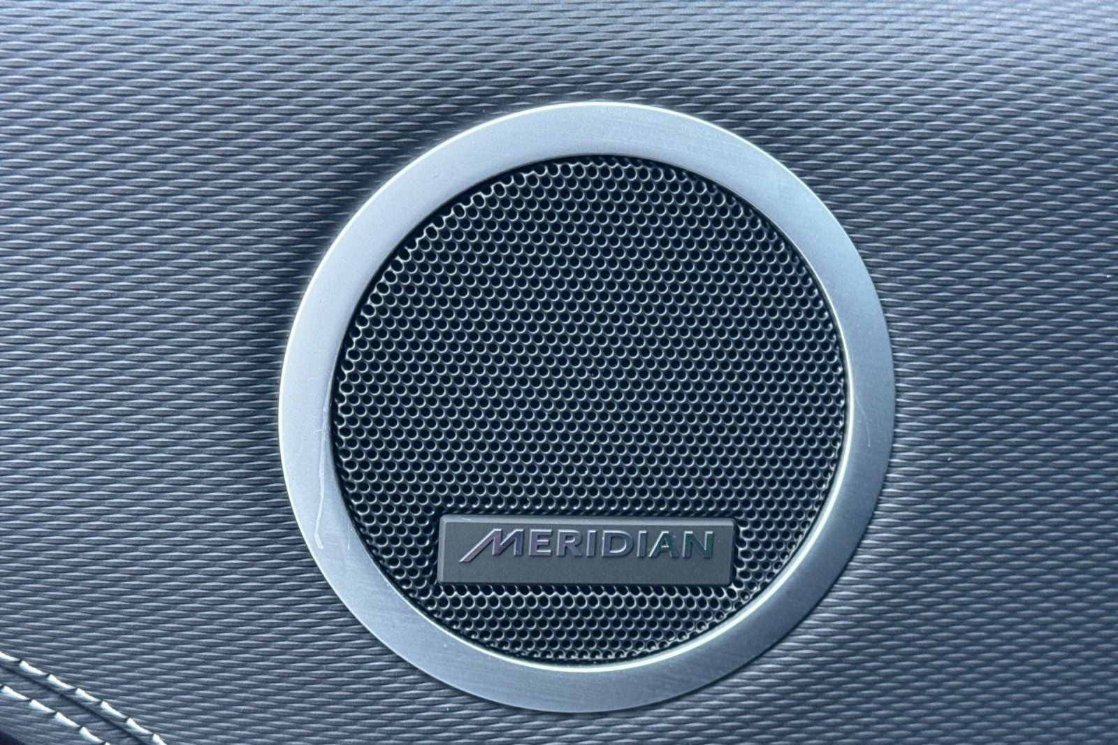 2025 Land Rover Discovery Dynamic SE