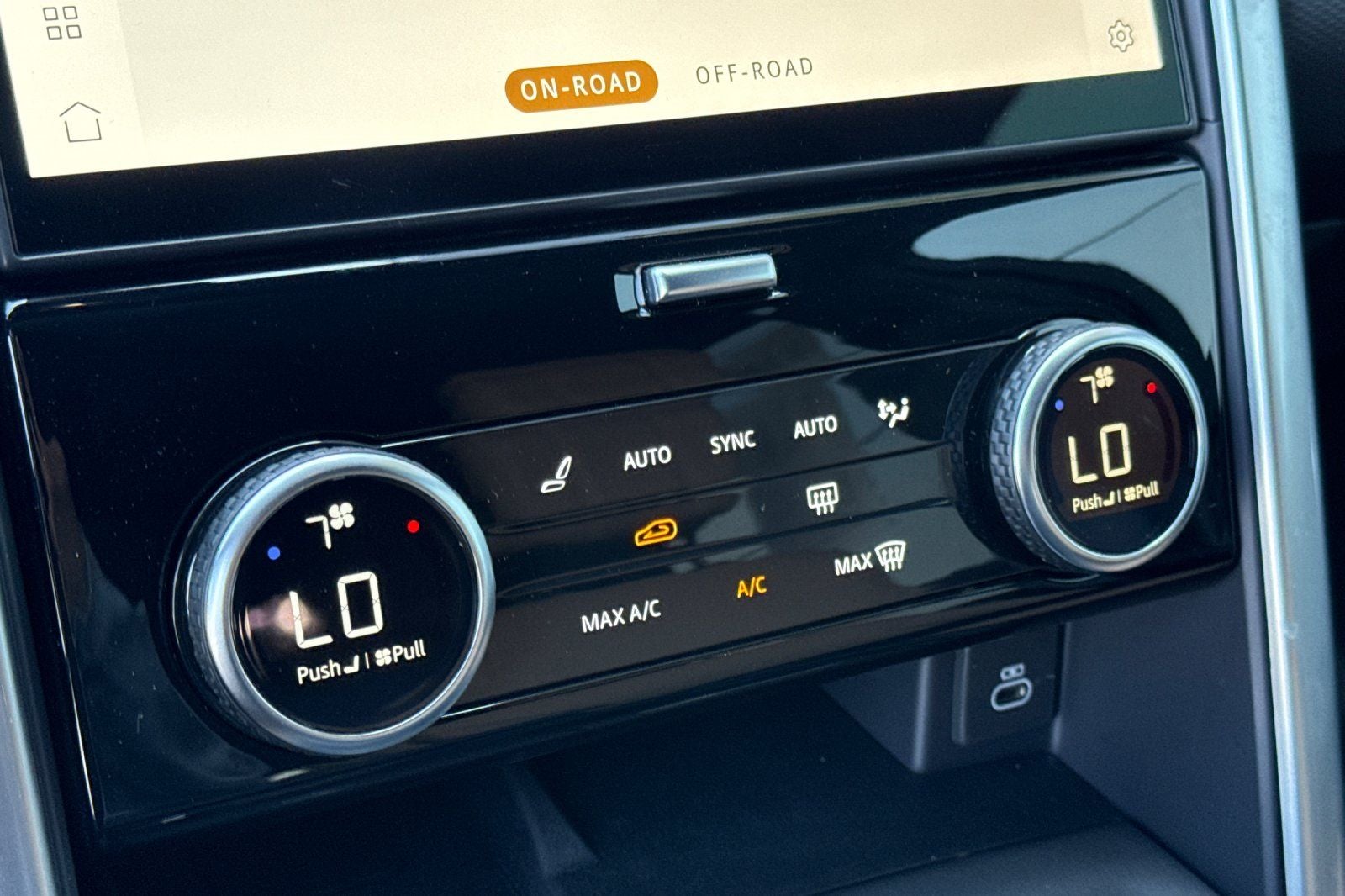 2025 Land Rover Discovery Dynamic SE