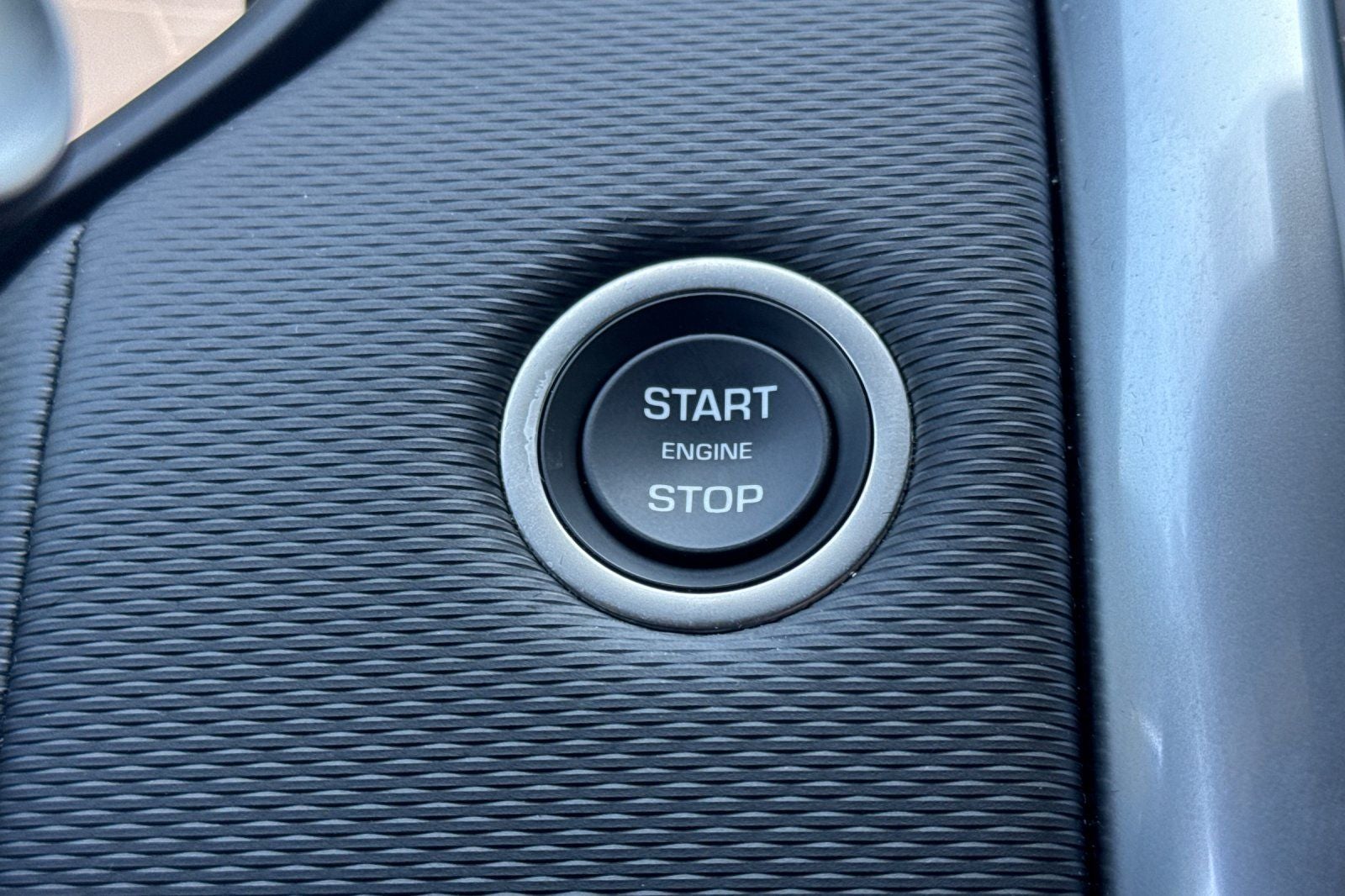 2025 Land Rover Discovery Dynamic SE