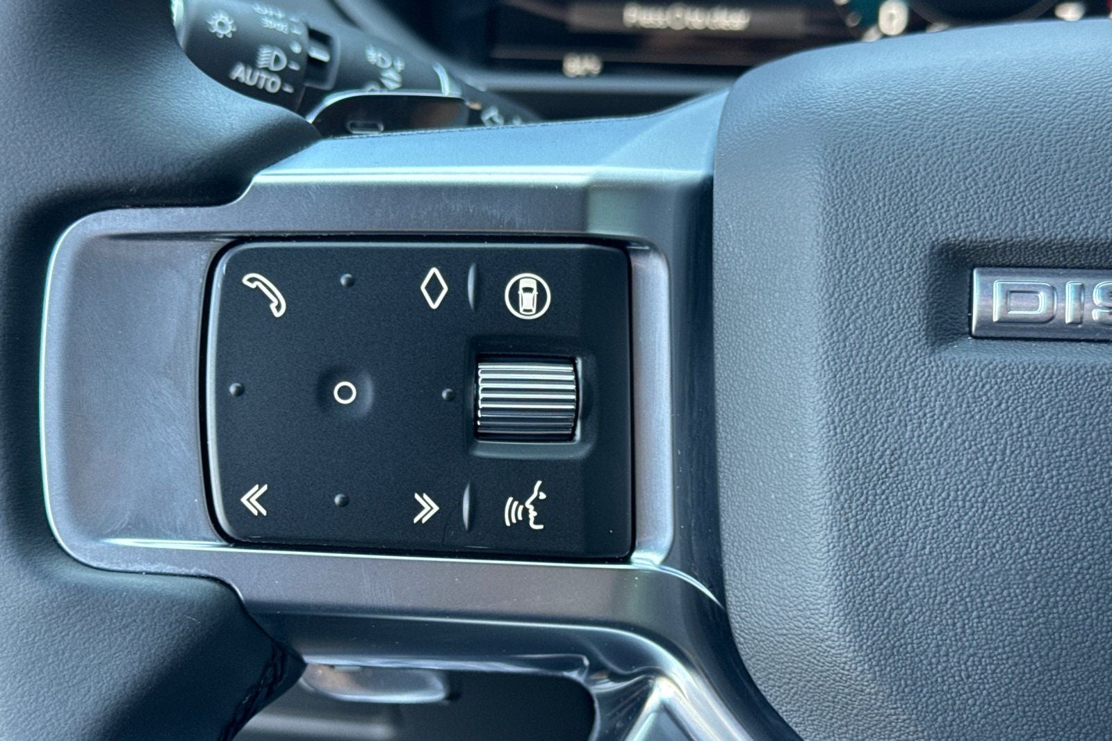2025 Land Rover Discovery Dynamic SE