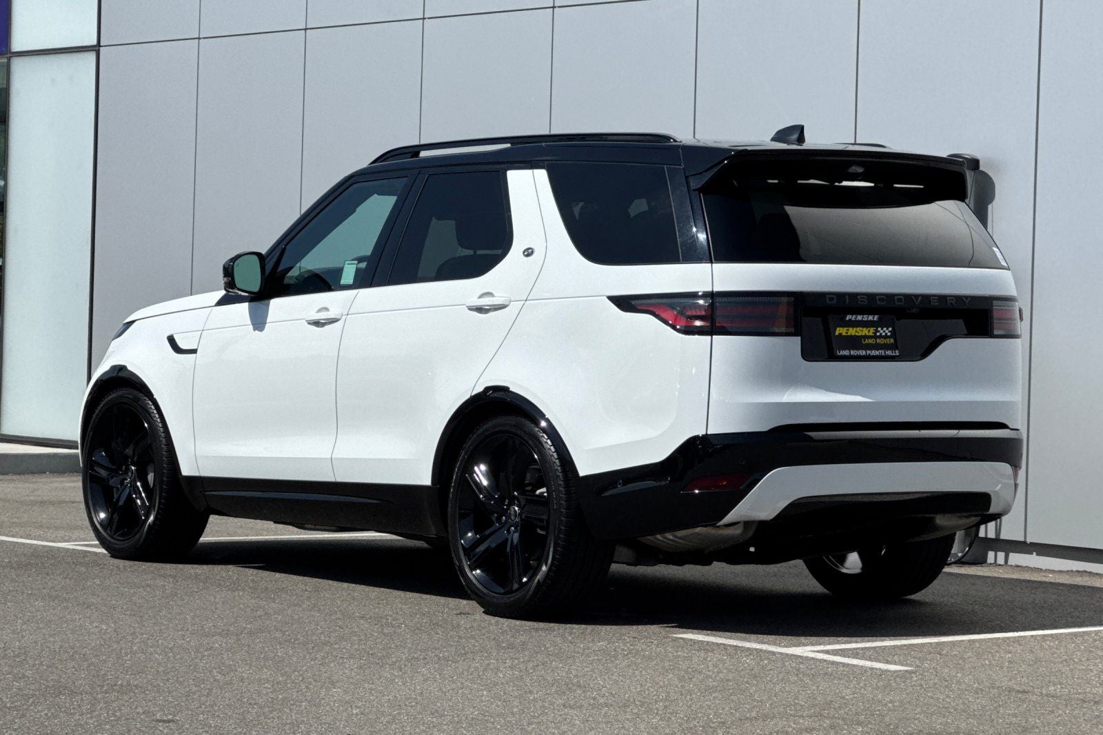 2025 Land Rover Discovery Dynamic SE