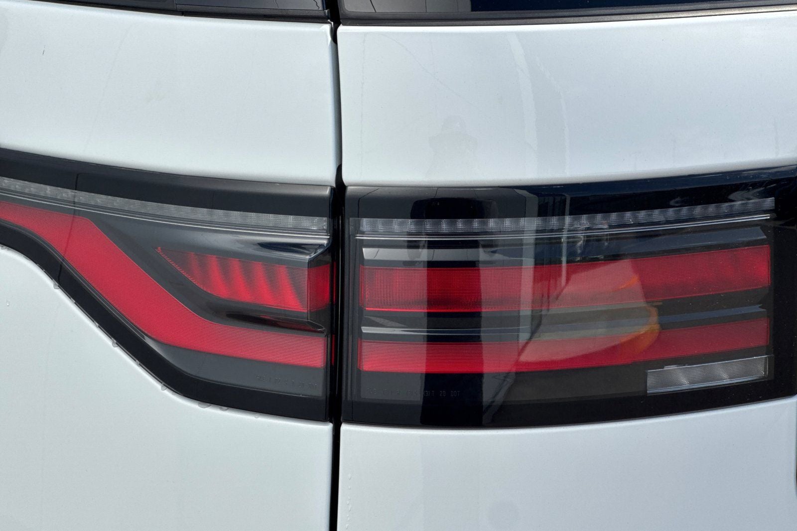 2025 Land Rover Discovery Dynamic SE