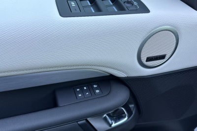 2026 Land Rover Discovery Dynamic SE