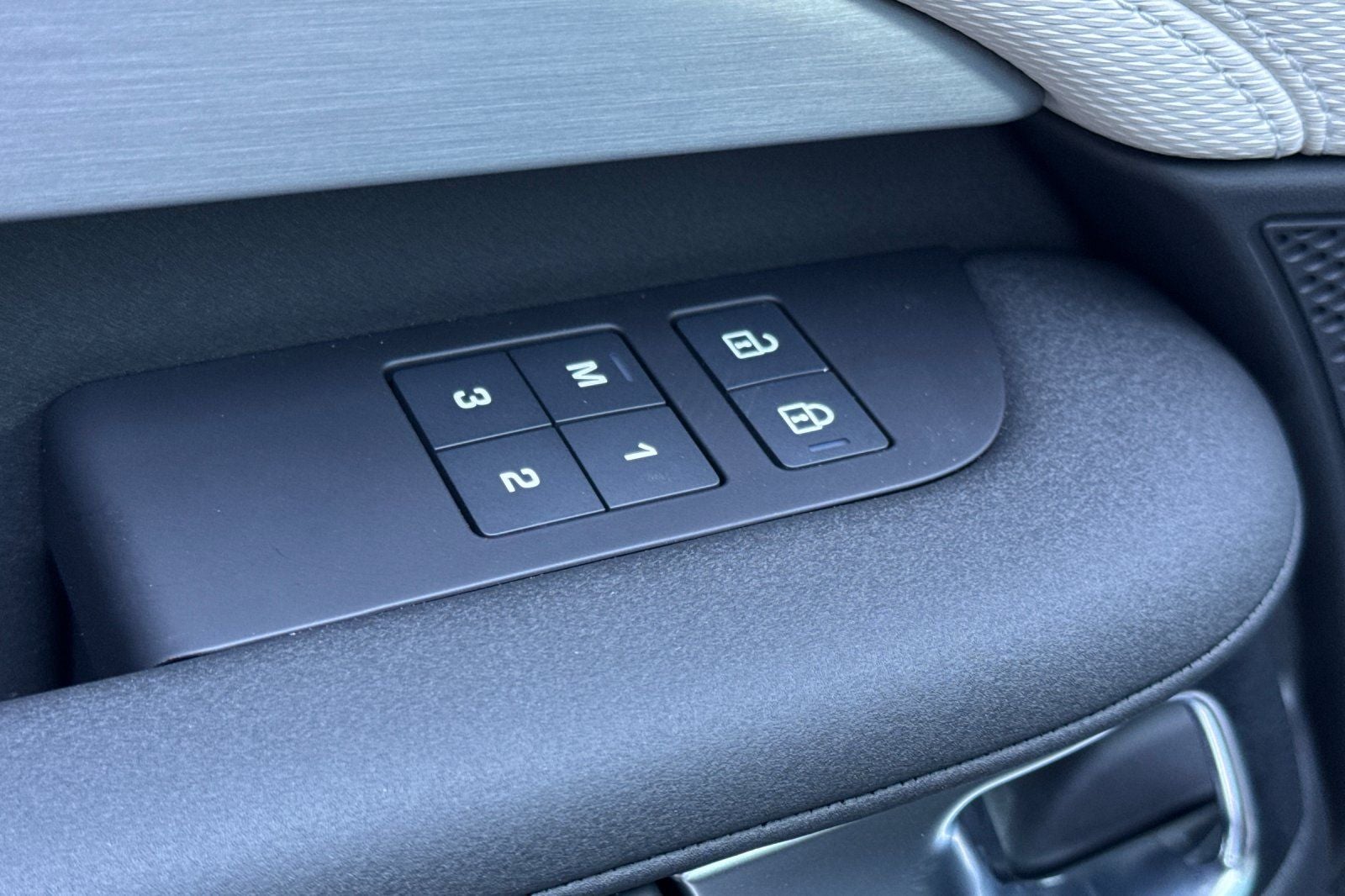 2026 Land Rover Discovery Dynamic SE